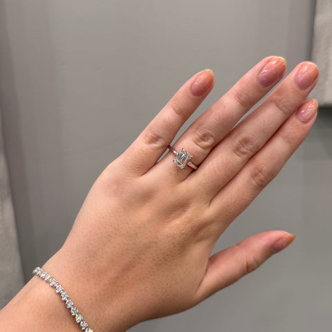 Cathedral Emerald Solitaire Diamond Engagement Ring 2ct